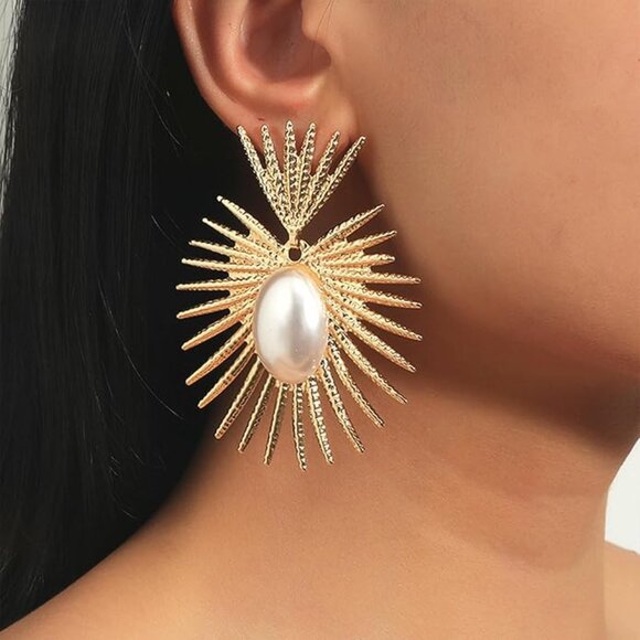 Jewelry - Radiance Gold Large Pearl Heart Crown Sunburst Beam Ray Regal Royal Earring